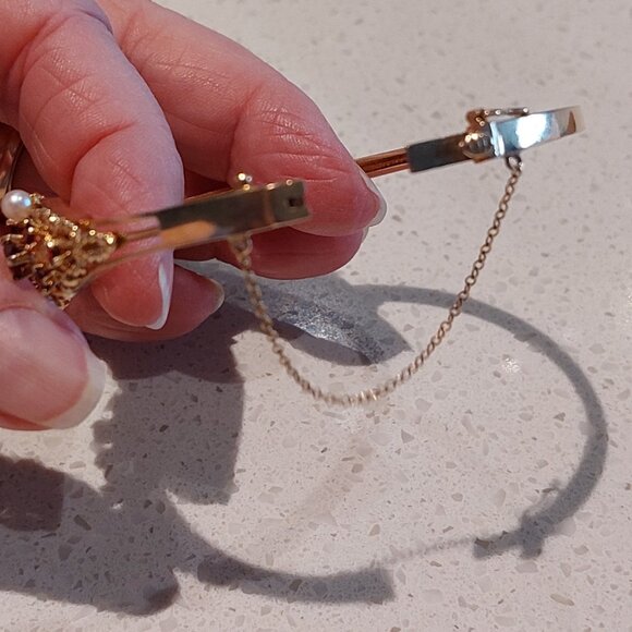 vintage garnet and pearl 14K oval hinged bangle bracelet - Picture 4 of 7